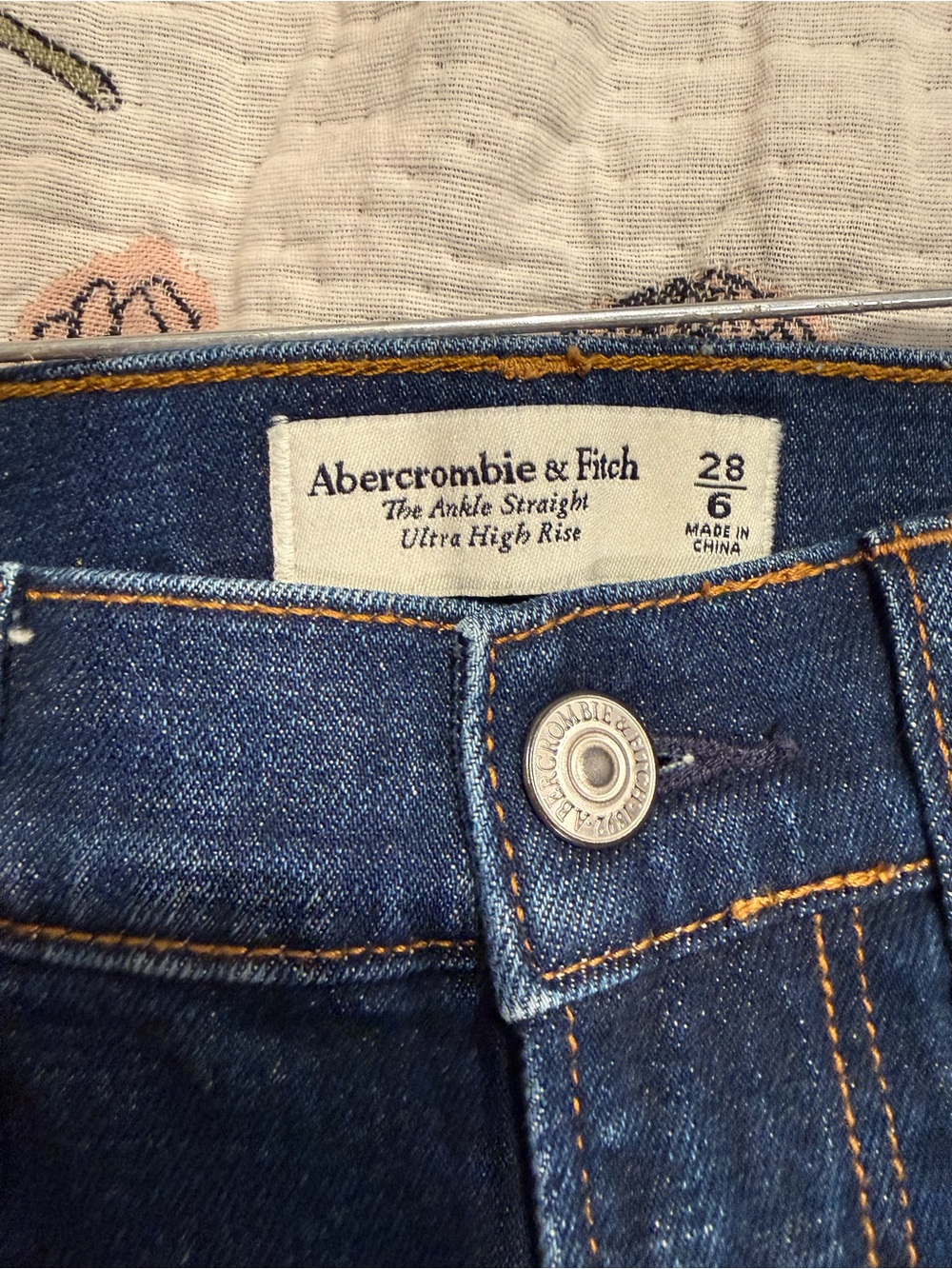 Abercrombie High-Rise Straight Leg Jeans - Picture 2 of 3